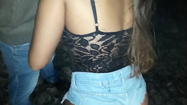 Vizinha novinha sexo dando o cu para o rapaz na sala