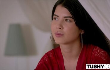 Linda morena anal bem sensual em transa sem camisinha